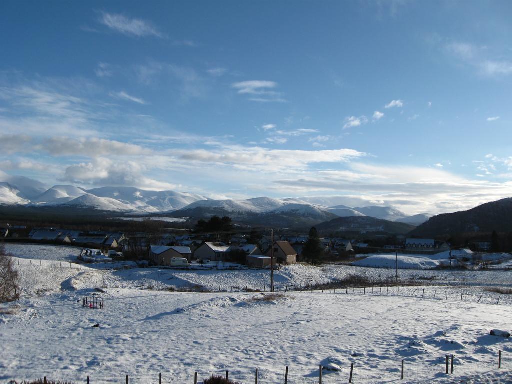 Holiday House Kinveachy อาวีมอร์ ภายนอก รูปภาพ